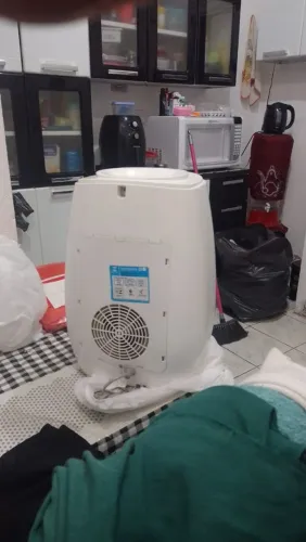 Vende -se gelagua para tira peça defeito não está gelando