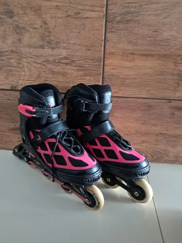 Patins recreativo adulto semiprofissional, tamanho ajustavel 36-40 deslizamento perfeito.