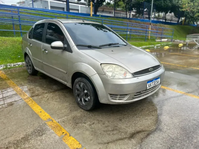 Ford Fiesta Sedan 1.0 8V Flex 4P 2007
