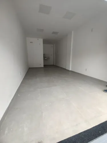 Lojas comerciais /térreo 