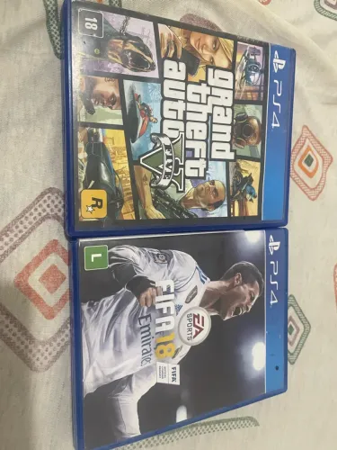 Vende-se 2 jogos de ps4