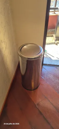 Lixeira inox basculante vaie vem de 80 litros