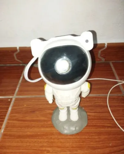 robô astronauta projetor de teto