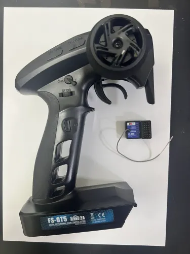 Rádio FlySky FS-GT5