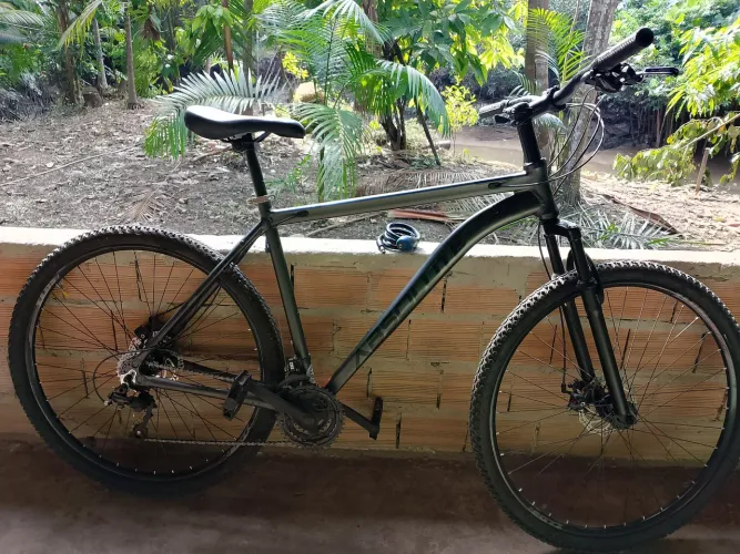 Bicicleta Absolut bem conservada aro 29 quadro 19