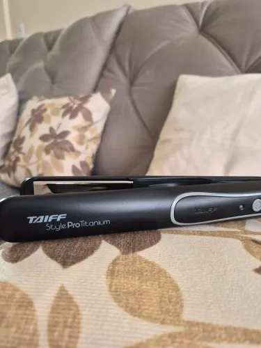 Prancha Taiff Style Pro Titanium 230°C com Cabo Giratório Preta/Prata - Bivolt