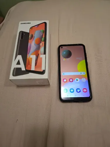 * celular
