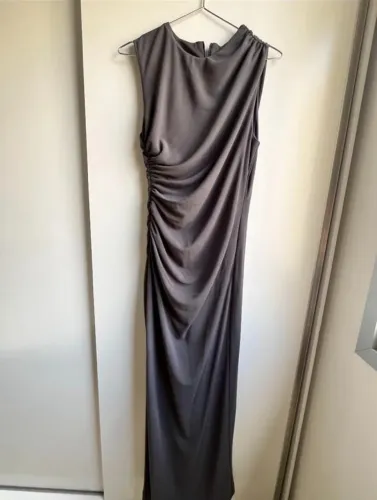 Vestido longo zara drapeado cinza elegante
