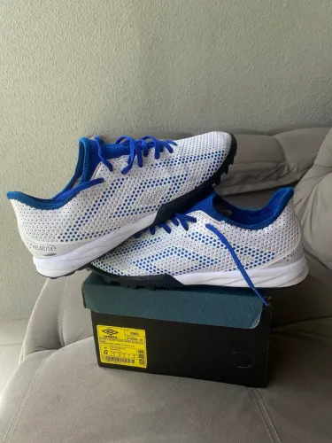 Chuteira Society Umbro Semi Nova