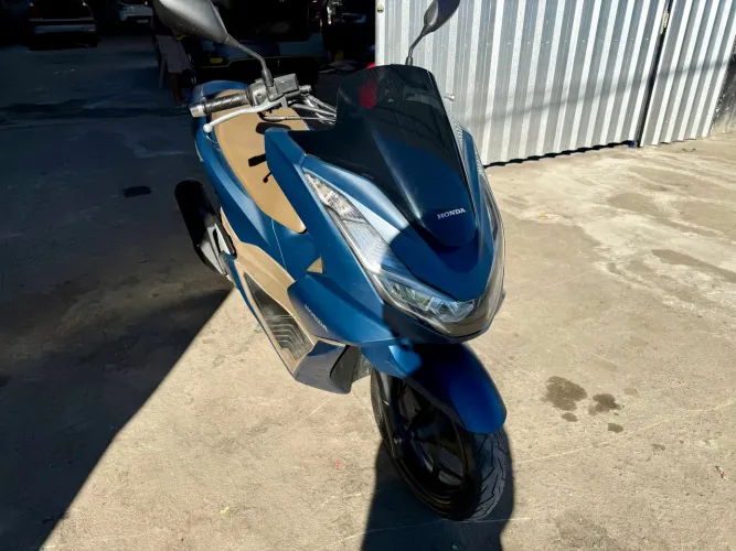Honda PCX 160 DLX - Único Dono - Azul Fosco - Apenas 14.800km