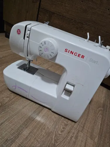 Máquina de costura Singer Start 1306