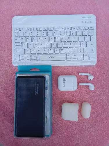 Lote para celular com Teclado, Fones de ouvido e Powerbank! Leia a descrição!