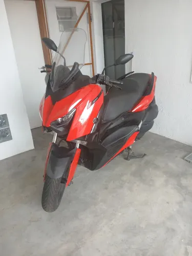 Moto XMax 250
