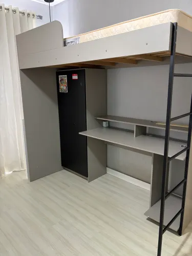 Barbada vendo cama com escrivaninha