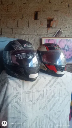 Capacete tem um pequeno detalhe