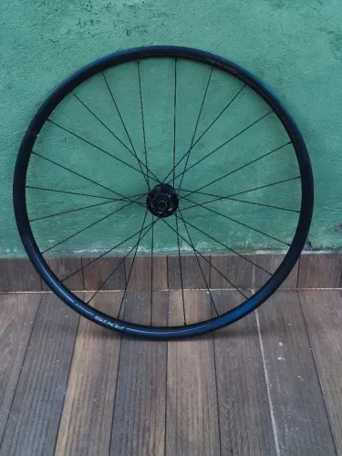 Roda dianteira Axis Sport 700 Gravel