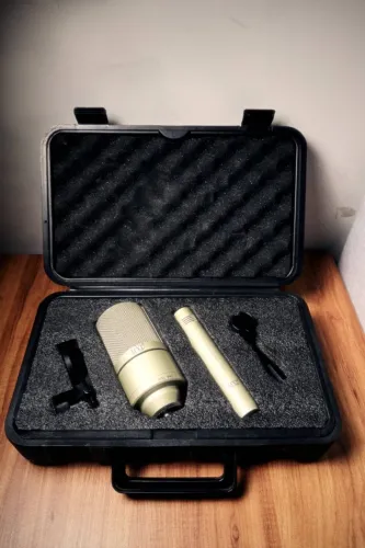 Kit Completo Microfones Condensadores + BRINDE Fast Track M-Audio