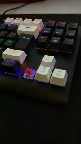 Teclado dark Avenger K568-2 RGB Switch Brown