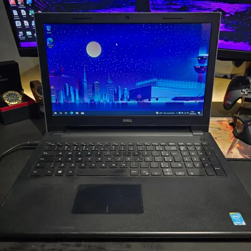 Notebook Dell em perfeito estado! 512gb de ssd, intel i3 e 8gb de ram.