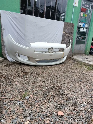 Parachoque dianteiro Fiat Bravo 2010 ,2011, 2012 usado original com detalhe 