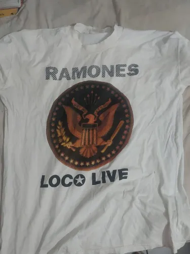 Camisa branca Ramones Loco Live