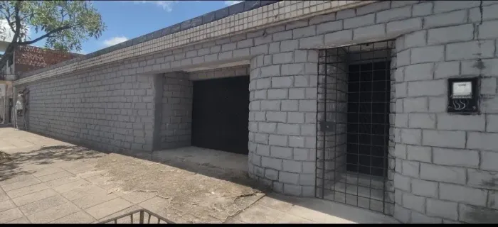 Aluga-se quartos para estudantes, sala comercial e piscina, na Várzea próximo a UFPE.