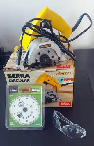 Serra circular 1100w 127v- com guia laser, alto desempenho e precisão, com disco de corte 