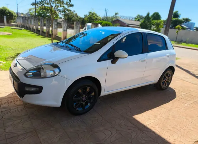 Fiat Punto Attractive 1.4 Fire Flex 8V 5P 2013