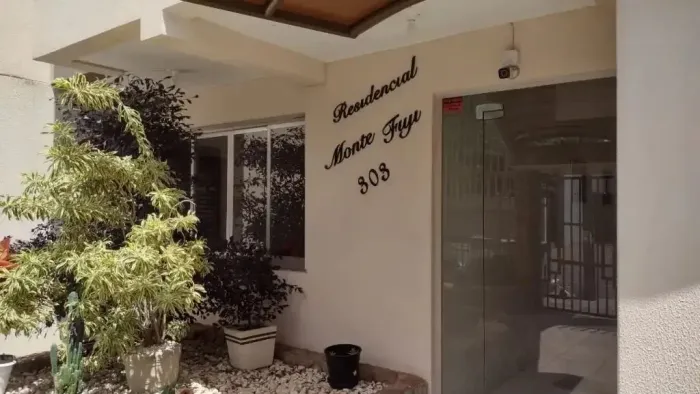 Apartamento à venda Zona 07 Maringá 1 quarto sacada