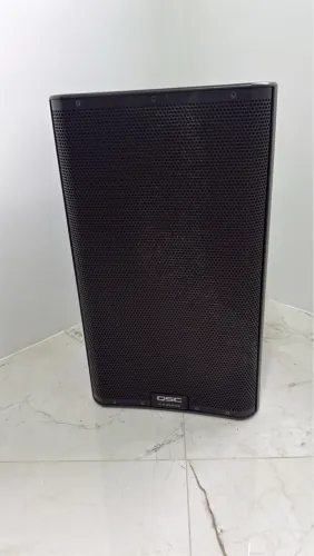 Caixa Ativa QSC K12.2 - Estado de Nova! Acompanha Capa
