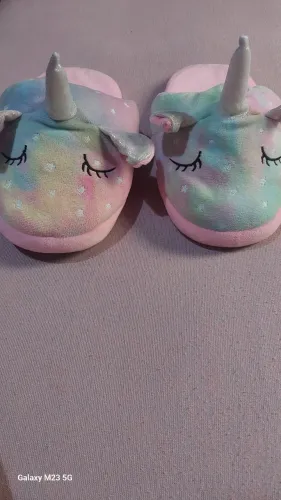 Pantufa de unicórnio tamanho 33 a 35