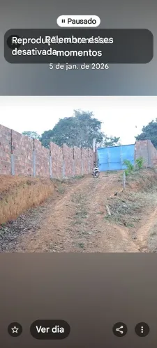 Belo sítio murado. 