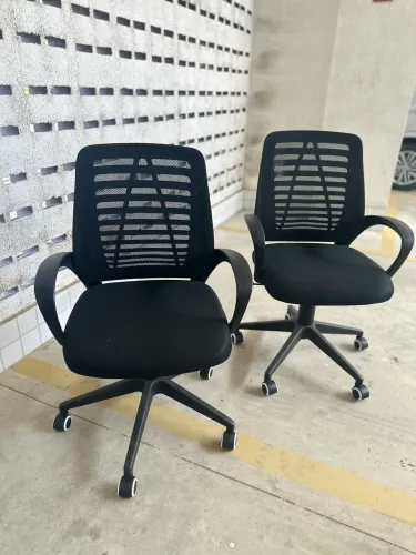 Cadeira de Escritório Giratória Moderna