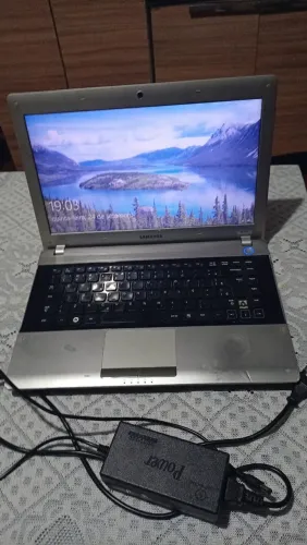 Vendo notebook marca Samsung valor 450