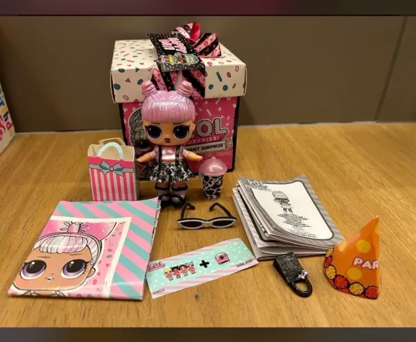 lol surprise present surprise opal q.t. foi apenas aberta