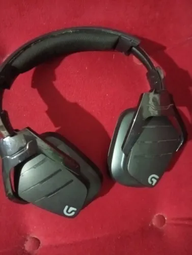 headset gamer Logitech G933 Artemis Spectrum com defeito