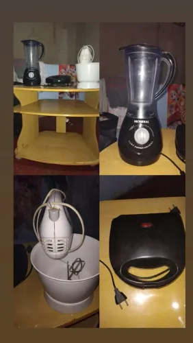 Desapego , tudo por 200 reais rack , liquidificador assadeira de pão e batedeira