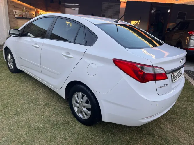 Hyundai HB20S C.style/c.plus1.6 Flex 16V Aut. 4P 2014
