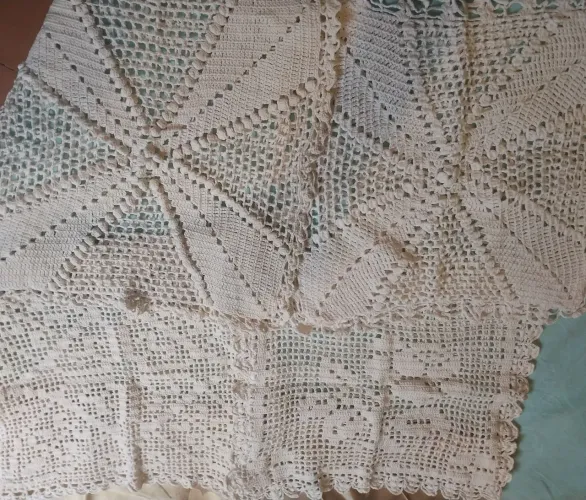 QUATRO CAPAS de ALMOFADAS em CROCHÊ e forros em tecido. 