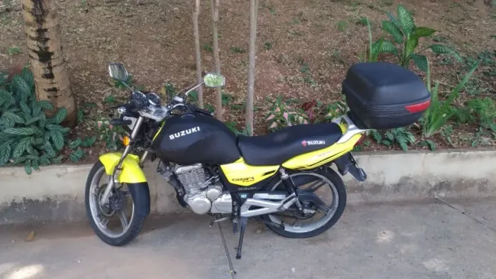 Moto Suzuki GSR 150i - Baixo Km, Único Dono