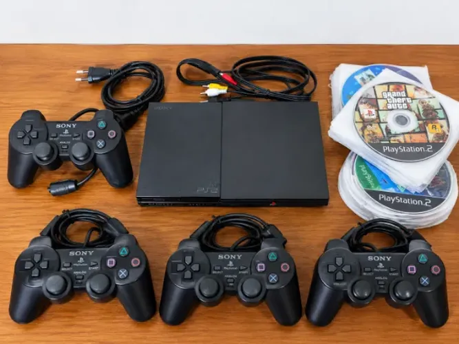 Sony PlayStation 2 Slim PS2 com 4 controles e jogos