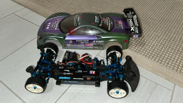 UNICO NO BRASIL Automodelo Tamiya TA07-MSX carbon