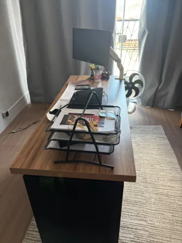 MESA DE ESCRITÓRIO - EXCELENTE ESTADO
