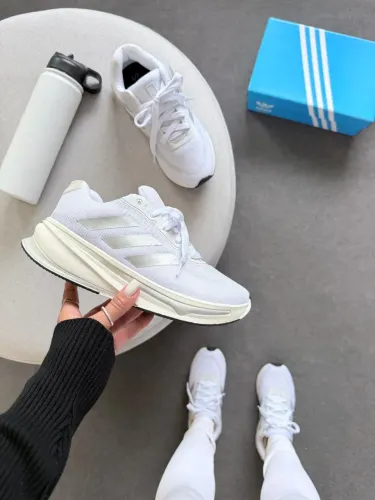 Tênis adidas Supernova