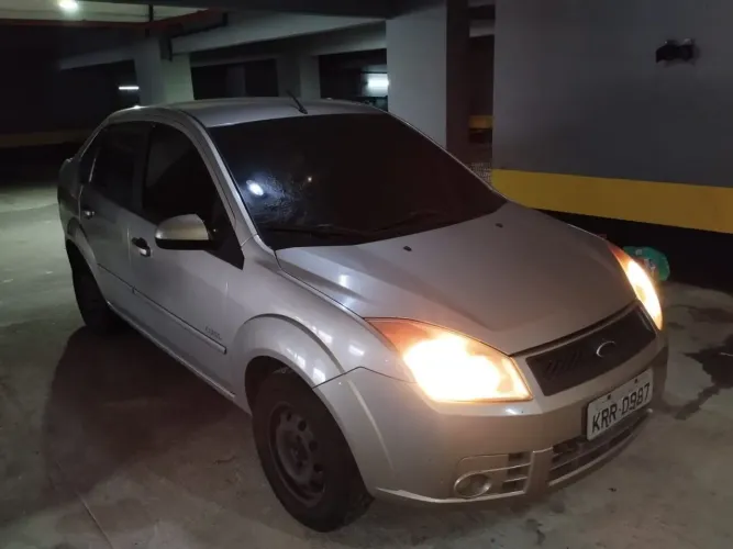 Ford Fiesta Sedan 1.0 8V Flex 4P 2009