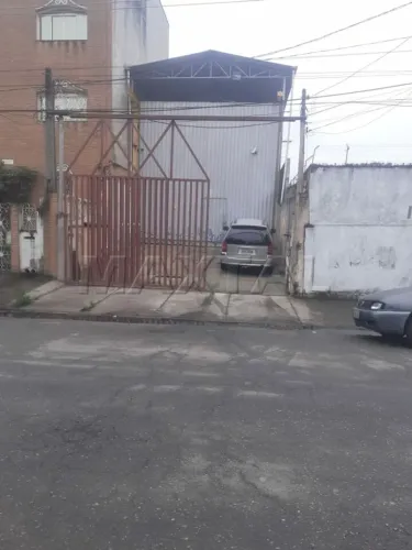 Galpão 460M² para Locação no Ipiranga com entrada para caminhão e utilitários