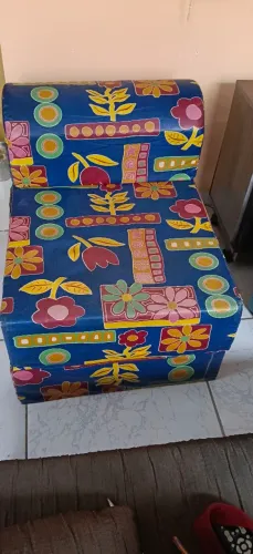 Poltrona e cama solteiro 2 em 1.