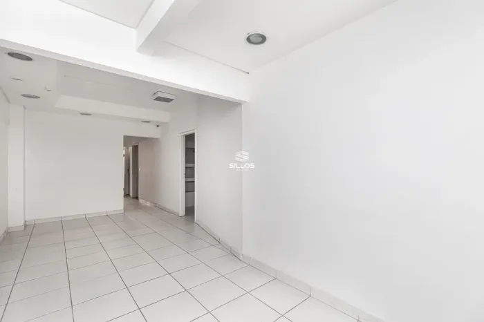 Sala comercial com 113 m² para alugar no Centro de Curitiba