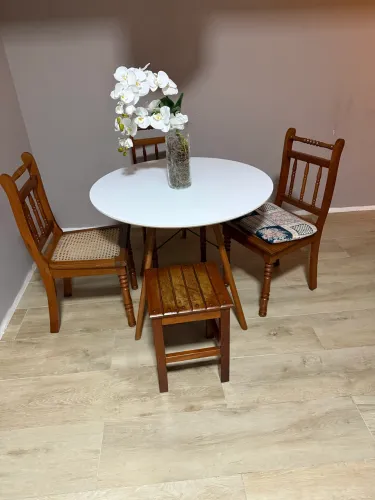 Mesa de jantar Eames 90cm
