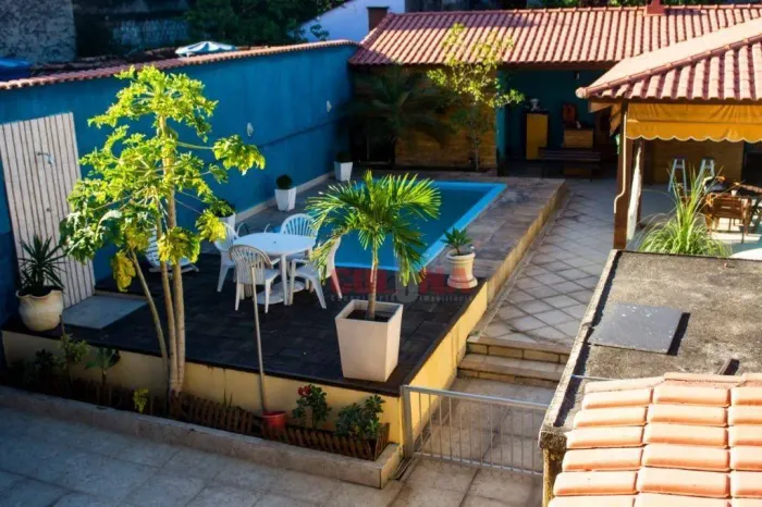 Casa com 5 dormitórios à venda, 420 m² por R$ 730.000,00 - Barreto - São Gonçalo/RJ